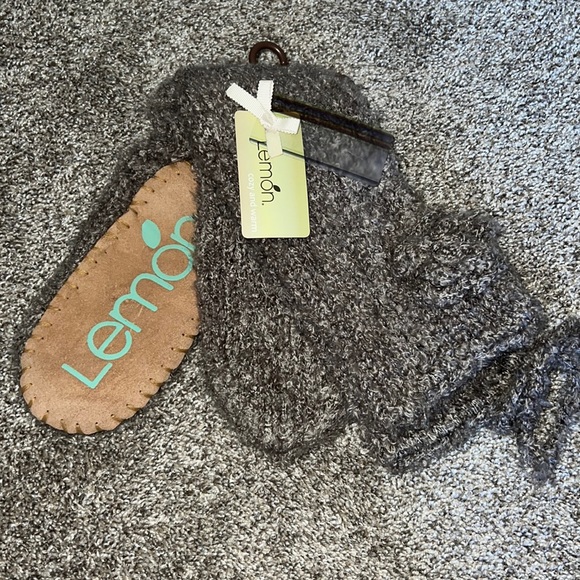 NWT Lemon Slippers in Cappuccino - Picture 2 of 6